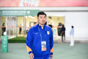 开云体育下载-开门黑！韩鹏作为代理主帅带队首场0-2告负，泰山苦吞客场6轮不胜